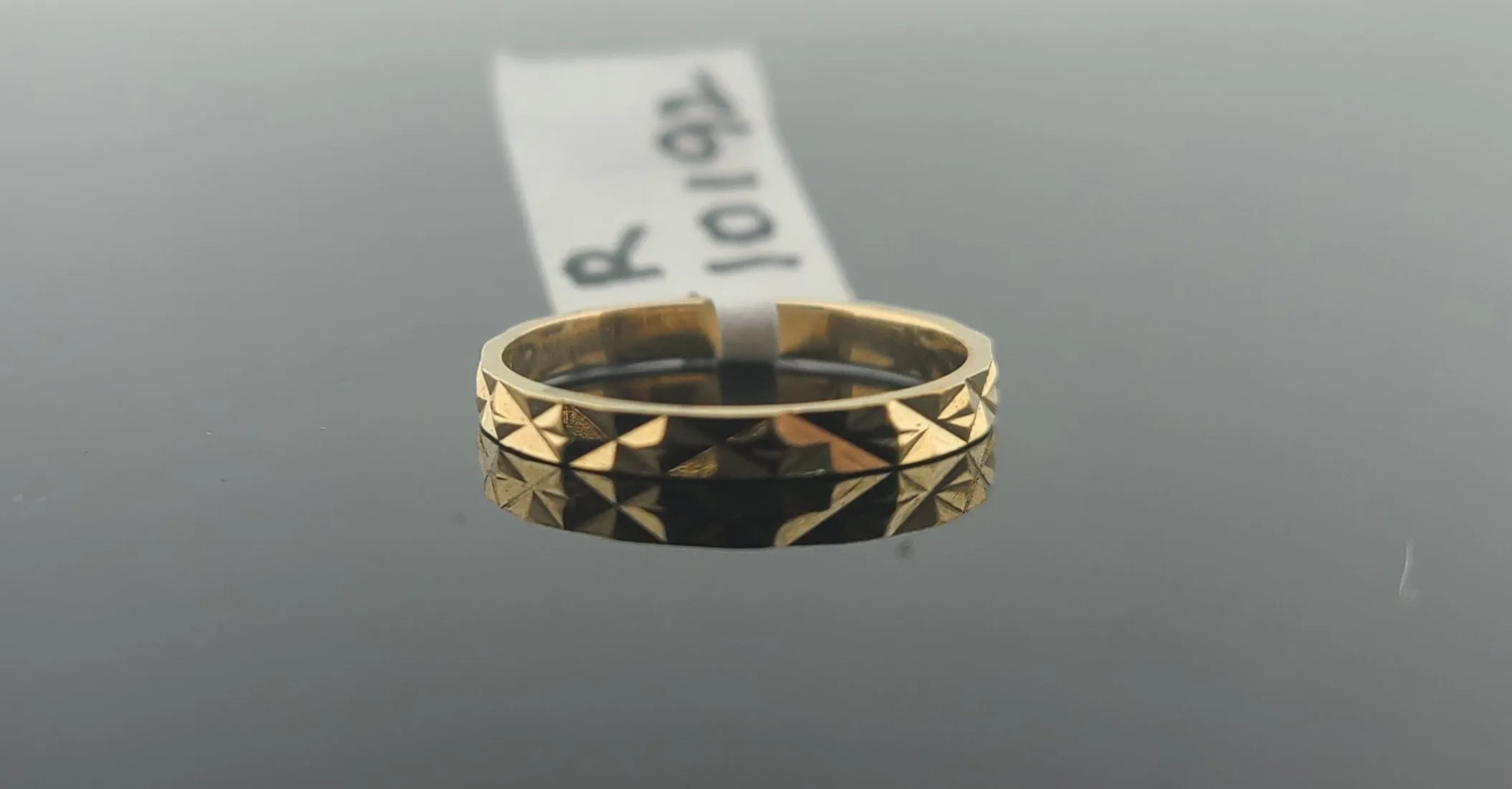 10K Solid Gold Designer Band R10192