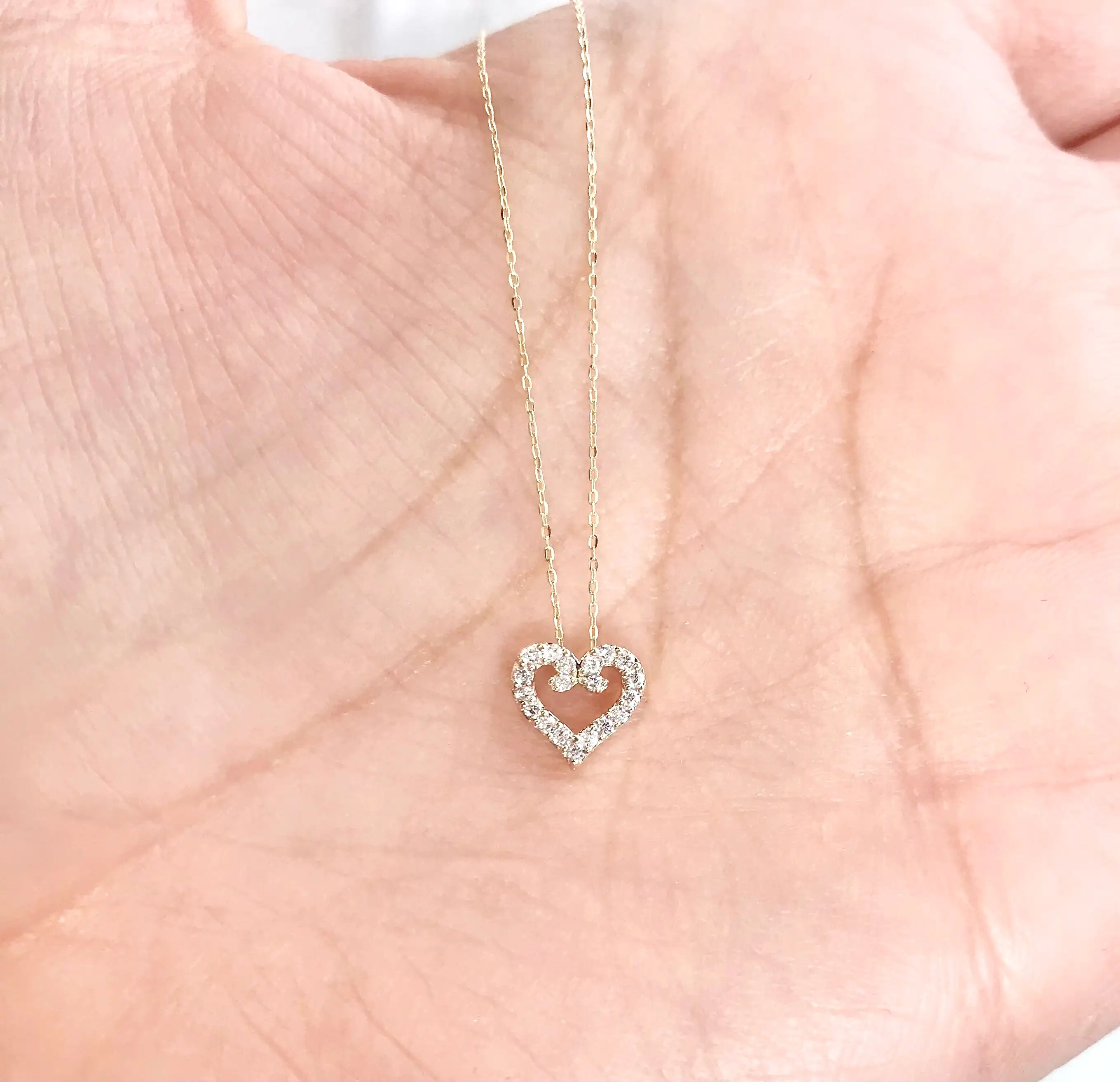 Icicles 10k Gold Diamond Heart Necklace