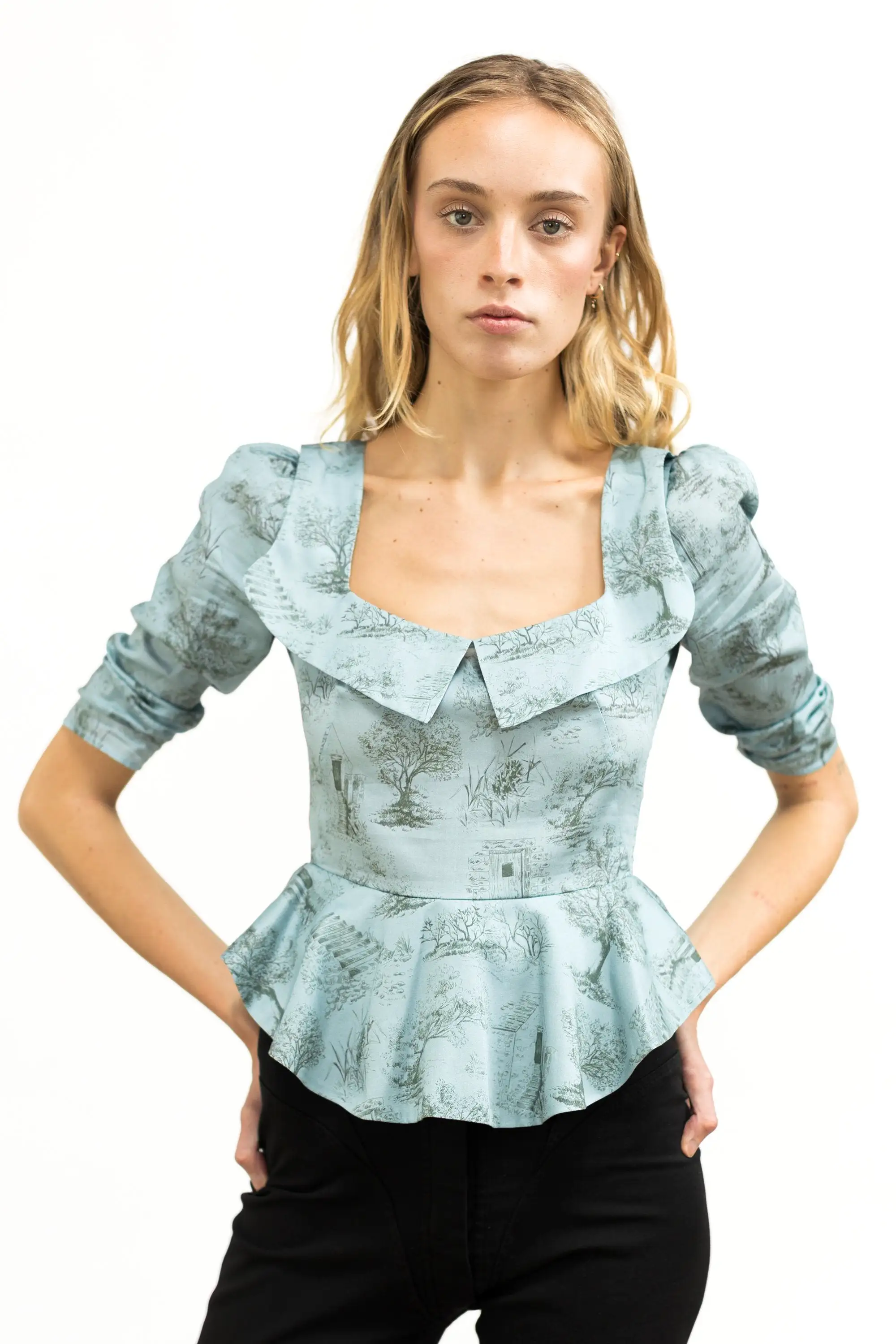 Mari Top / Cottage Blue + Pewter Green Cotton Toile