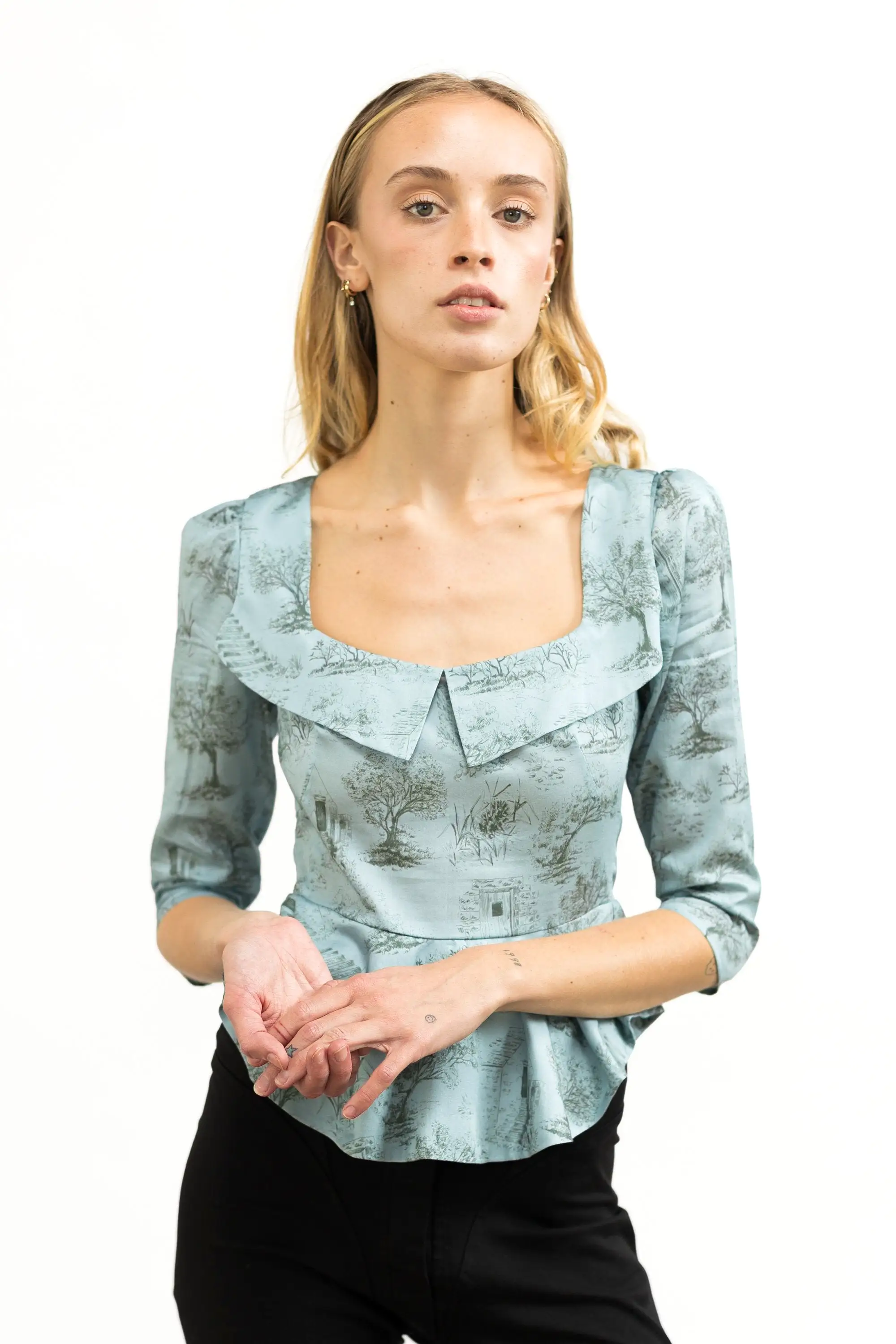 Mari Top / Cottage Blue + Pewter Green Cotton Toile