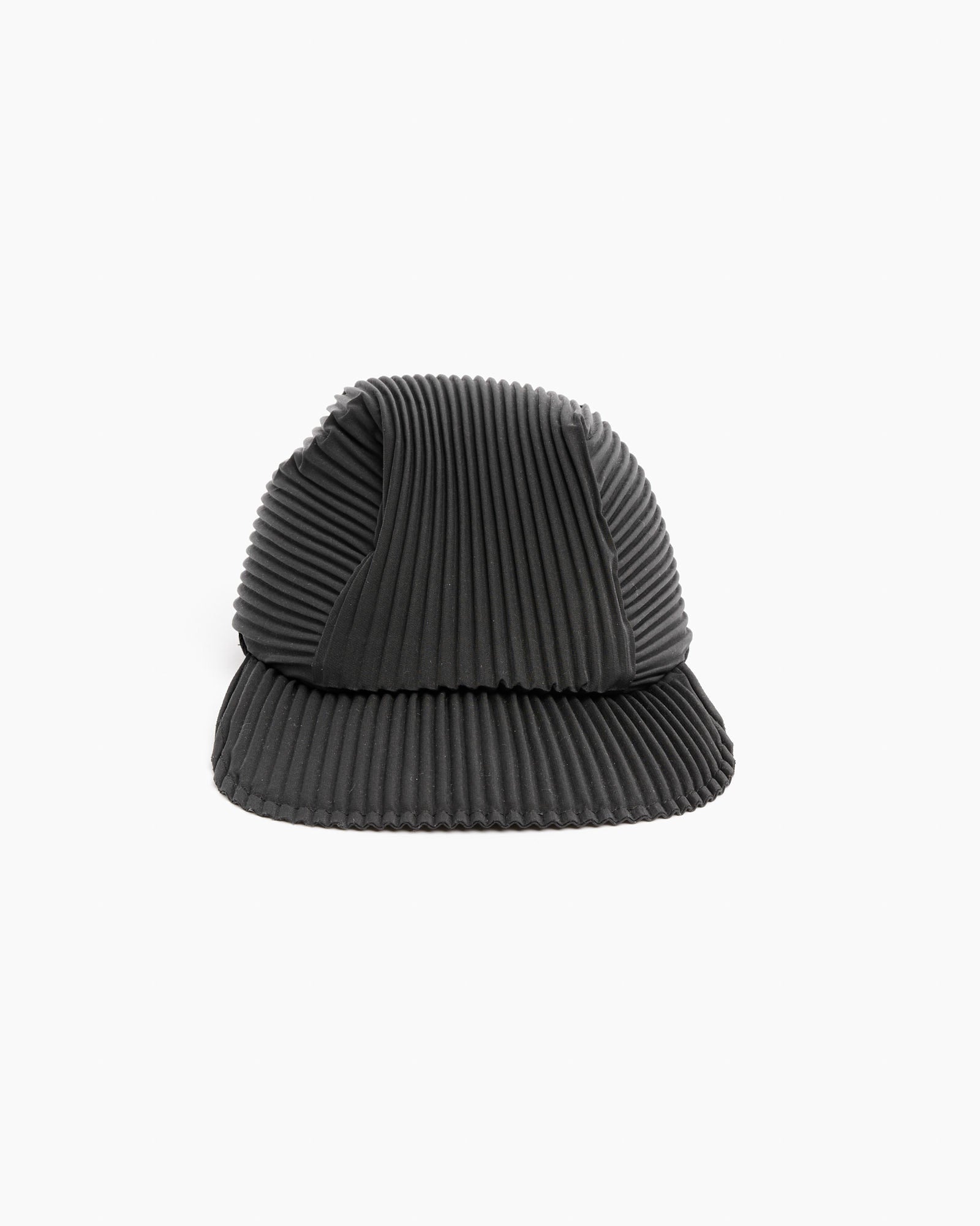 Pleats Cap in Black